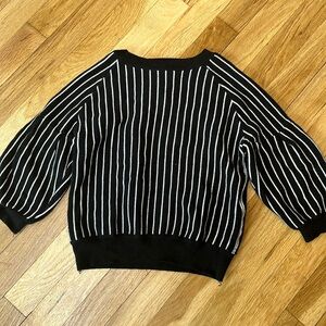 NBYNANCY Black White PinStriped Wide Sleeves Slightly Cropped Sweater Sz M